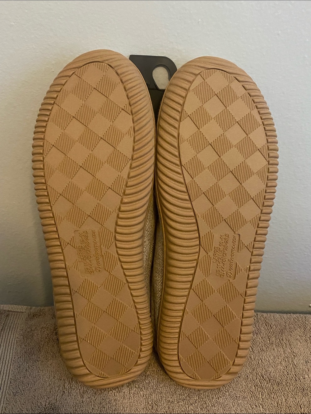 Slippers - Picture 10 of 12